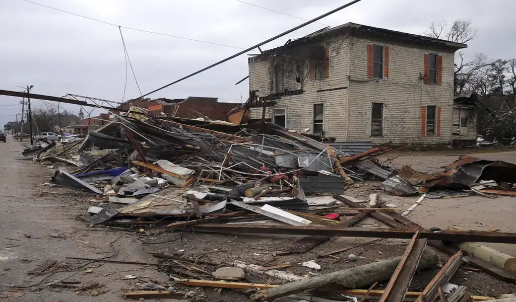 South Rescuers Seek Survivors After Storms Kill 9