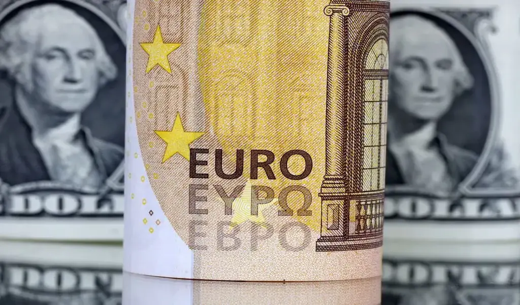 U.S. Dollar Drops to a Nearly 9-month Low vs Euro After U.S. inflation data