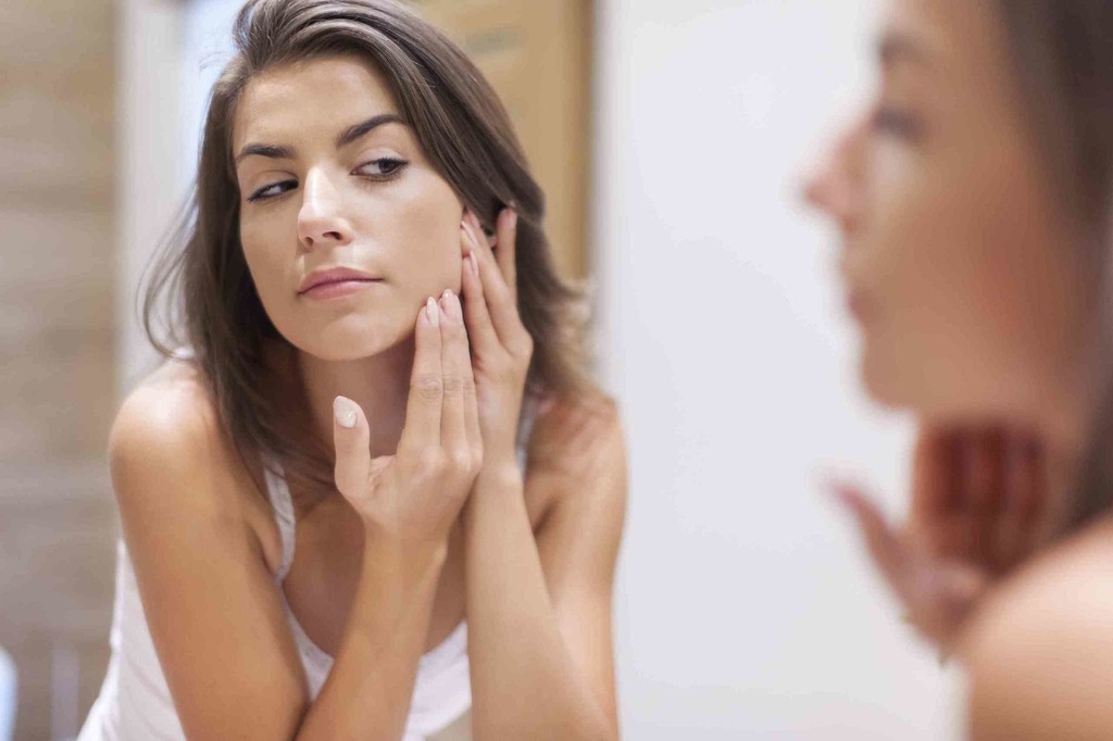 Reduce Inflammation And Scarring From Acne With CBD Supplements!