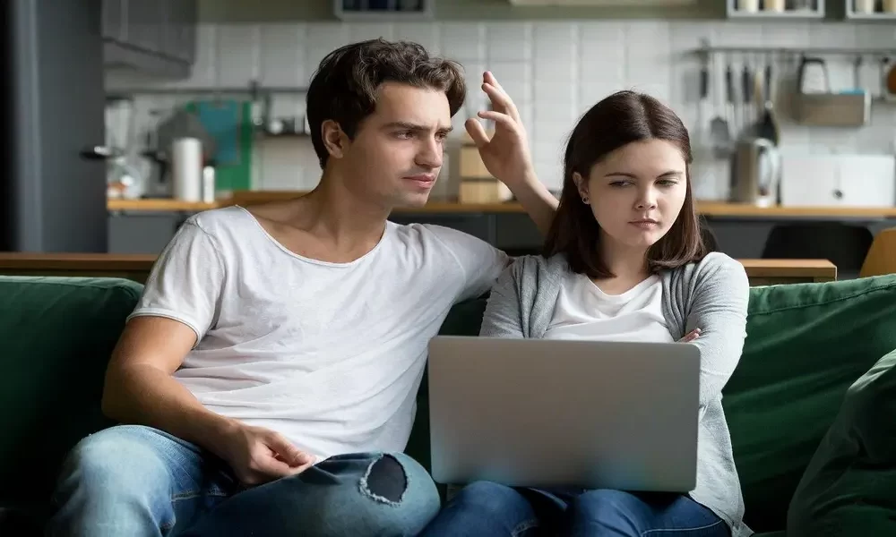 5 Tips How to Check Online to See if Your Wife Is Cheating