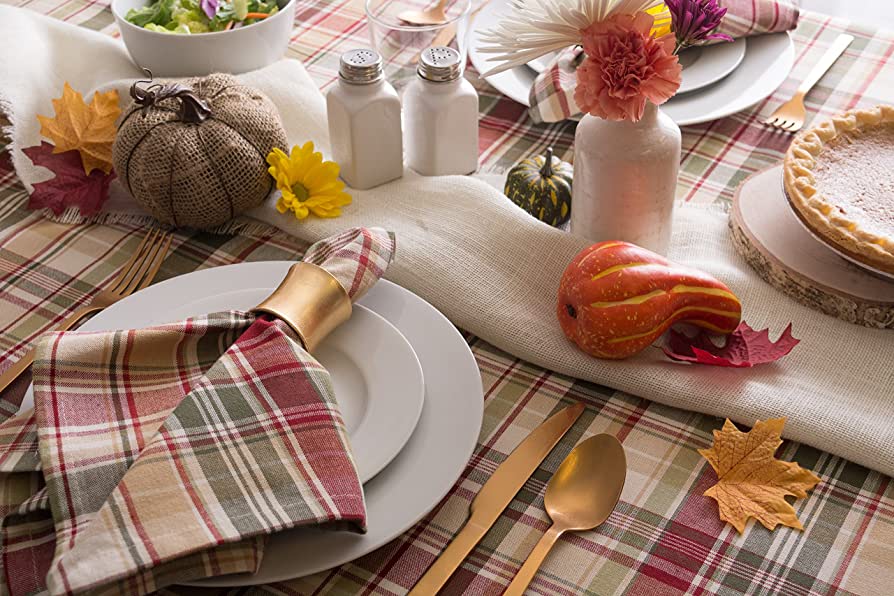 Top 3 Factors to Consider While Buying a Table Cover for Events and Parties