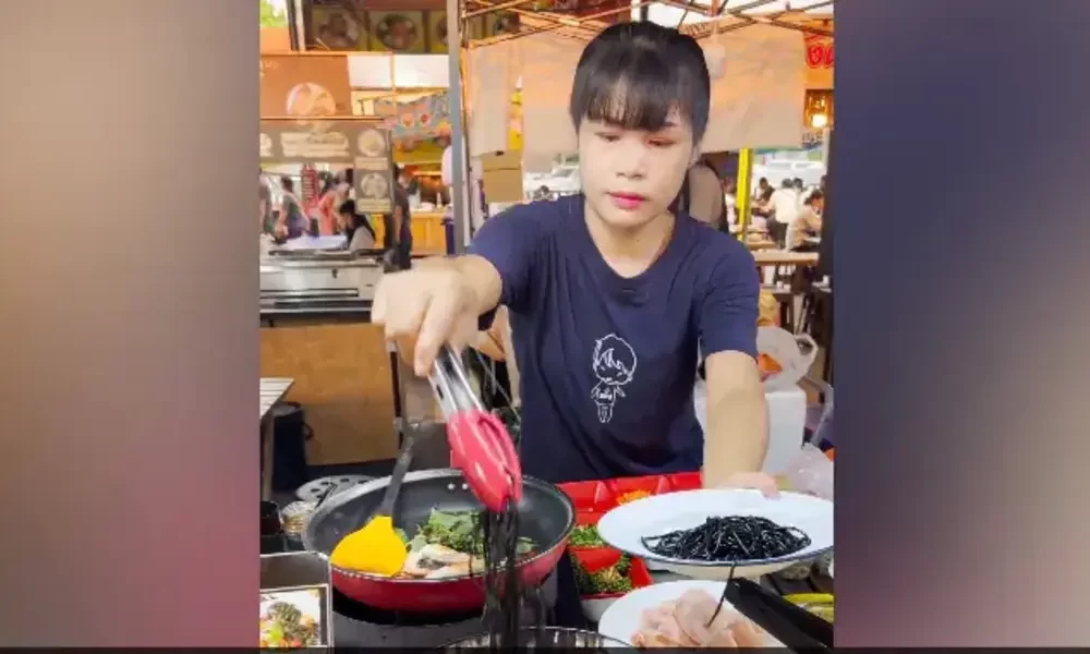 Watch Thailand’s Unique Dish Black Noodles Goes Viral, This Unique Thai Dish Has Left The Internet Confused