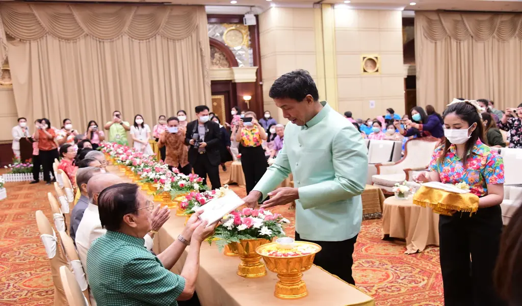 Bangkok Holds Activities to Show Gratitude for Senior Citizens on National Elderly Day