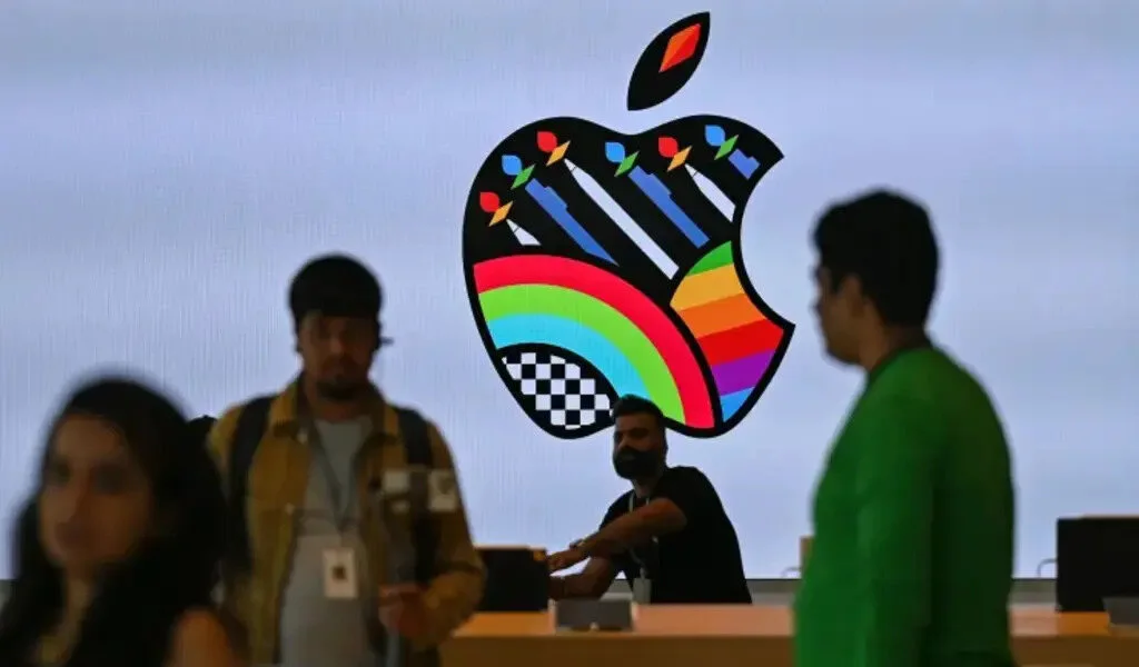 News On Apple Stock Earnings: AAPL Gains 2% On Earnings Beat, Buyback Policy