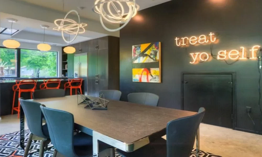 The Ultimate Guide to Selecting and Installing Neon Signs for Room Ambiance and Modern Home Decor