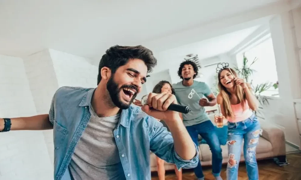 5 Fun Karaoke Games for the Summer
