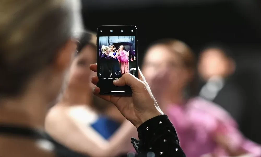 How Ordinary People Get Celebrity Status Through Social Media