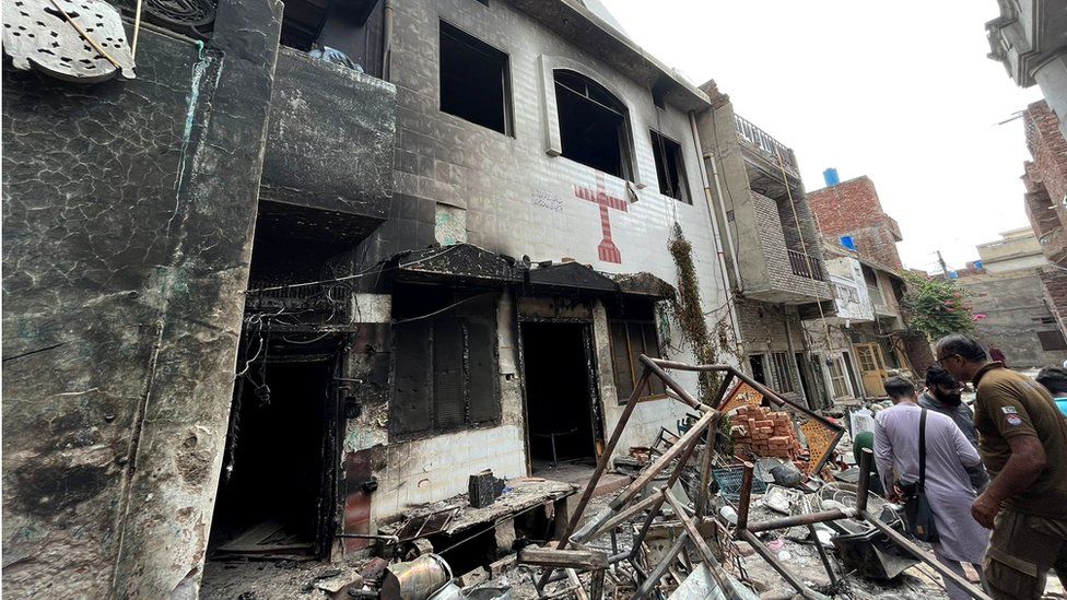 Over 100 Arrested in Pakistan after Churches Burned