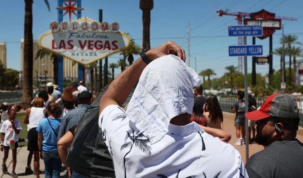 Sweltering Heatwave Grips Central US Record High Temperatures and Health Concerns
