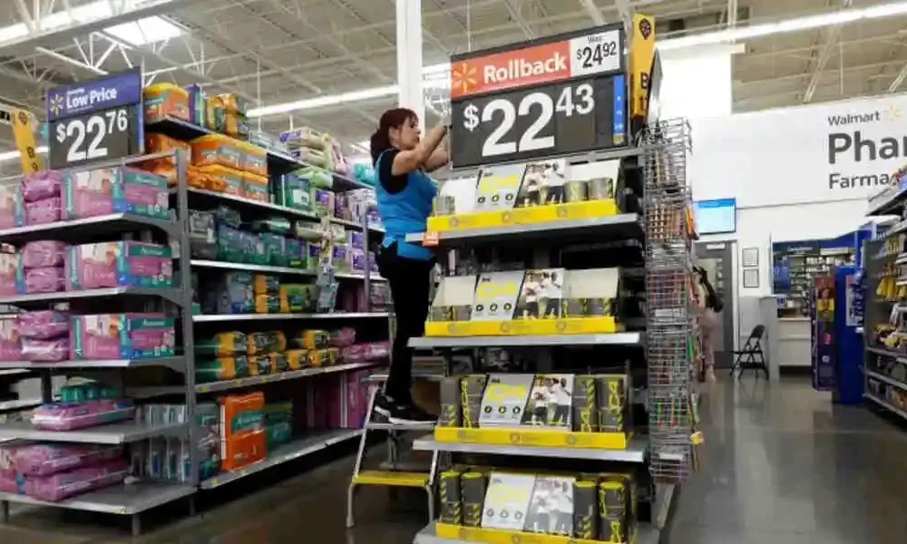 Walmart Offers Lower Starting Salaries To New Employees