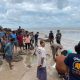 Police Search for Mother of Newborn Baby's Found Dead on Beach