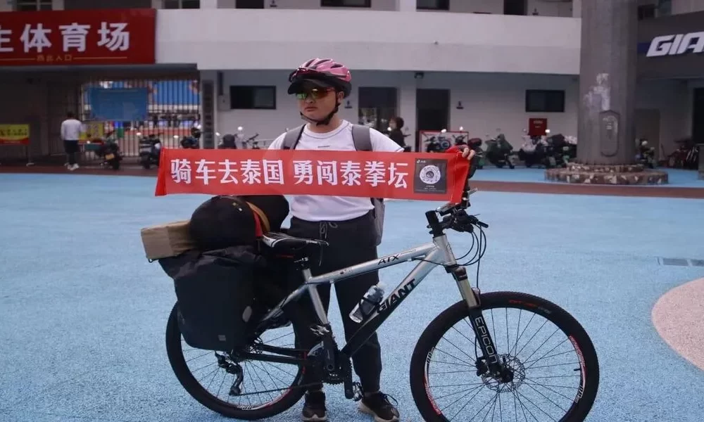 Chinese Woman Rides 4,000 Miles to Thailand to Train Muay Thai