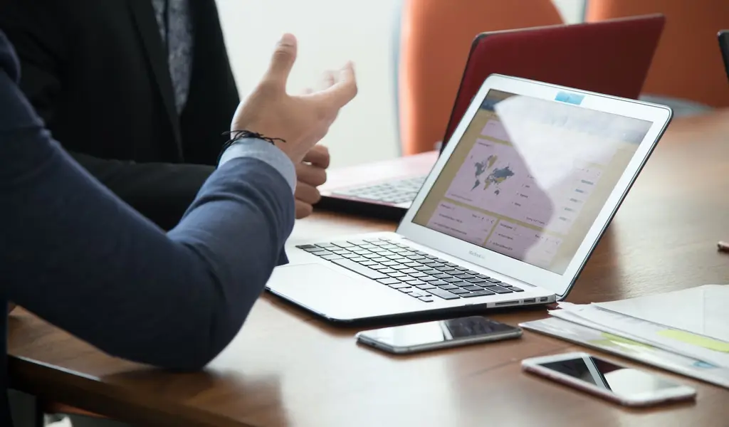 AML Training & Courses: what's the Distinction?