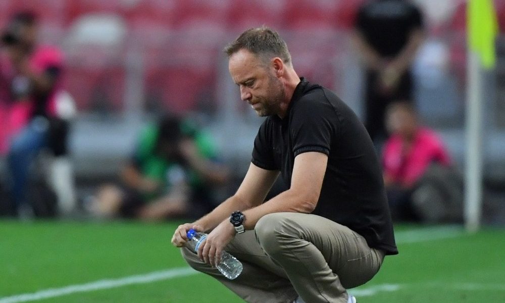 Thailand's National Football Team Sacks Head Coach Alexandre Polking