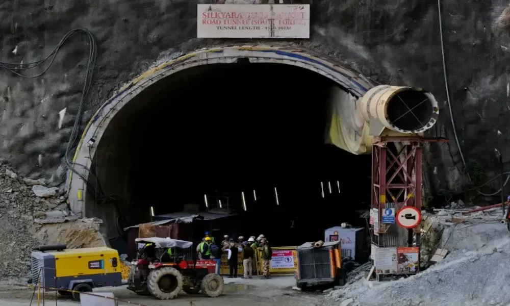 Urgent Rescue New Manual Digging for 41 Trapped Workers in Indian Tunnel