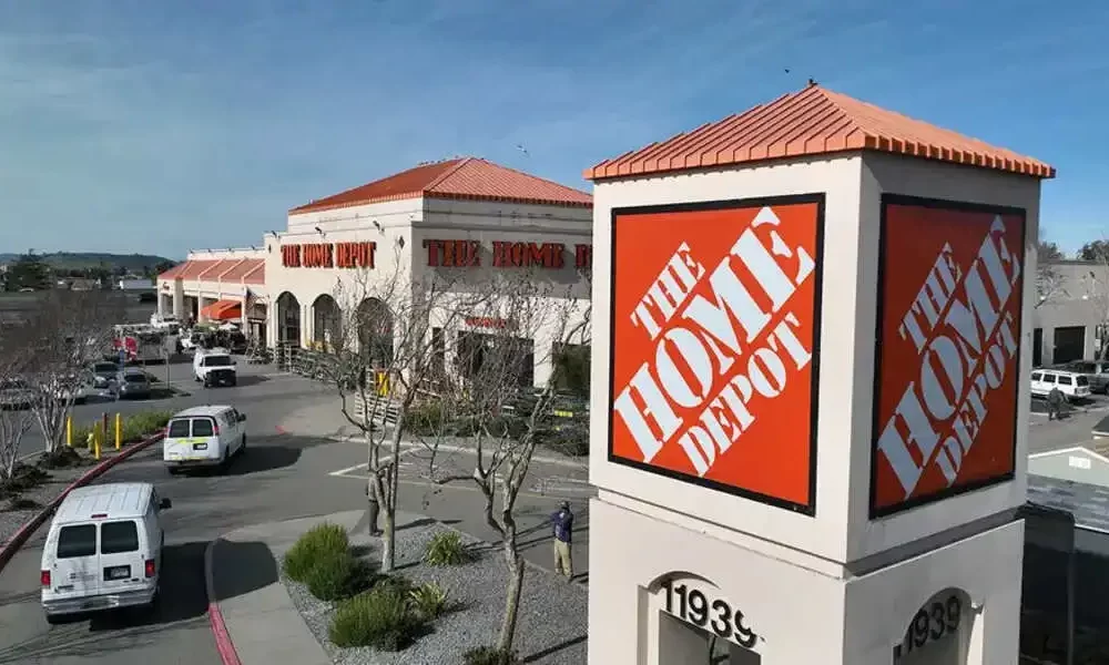 Home Depot Beats Earnings Expectations, But Offers a Tepid Outlook
