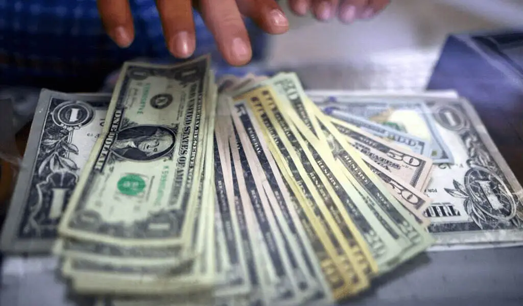 Open Market: US Dollar Weakens Versus The Rupee