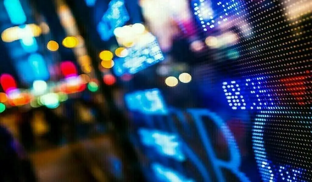 FTSE 100 Flat After Data-Packed Week; Vodafone Shines