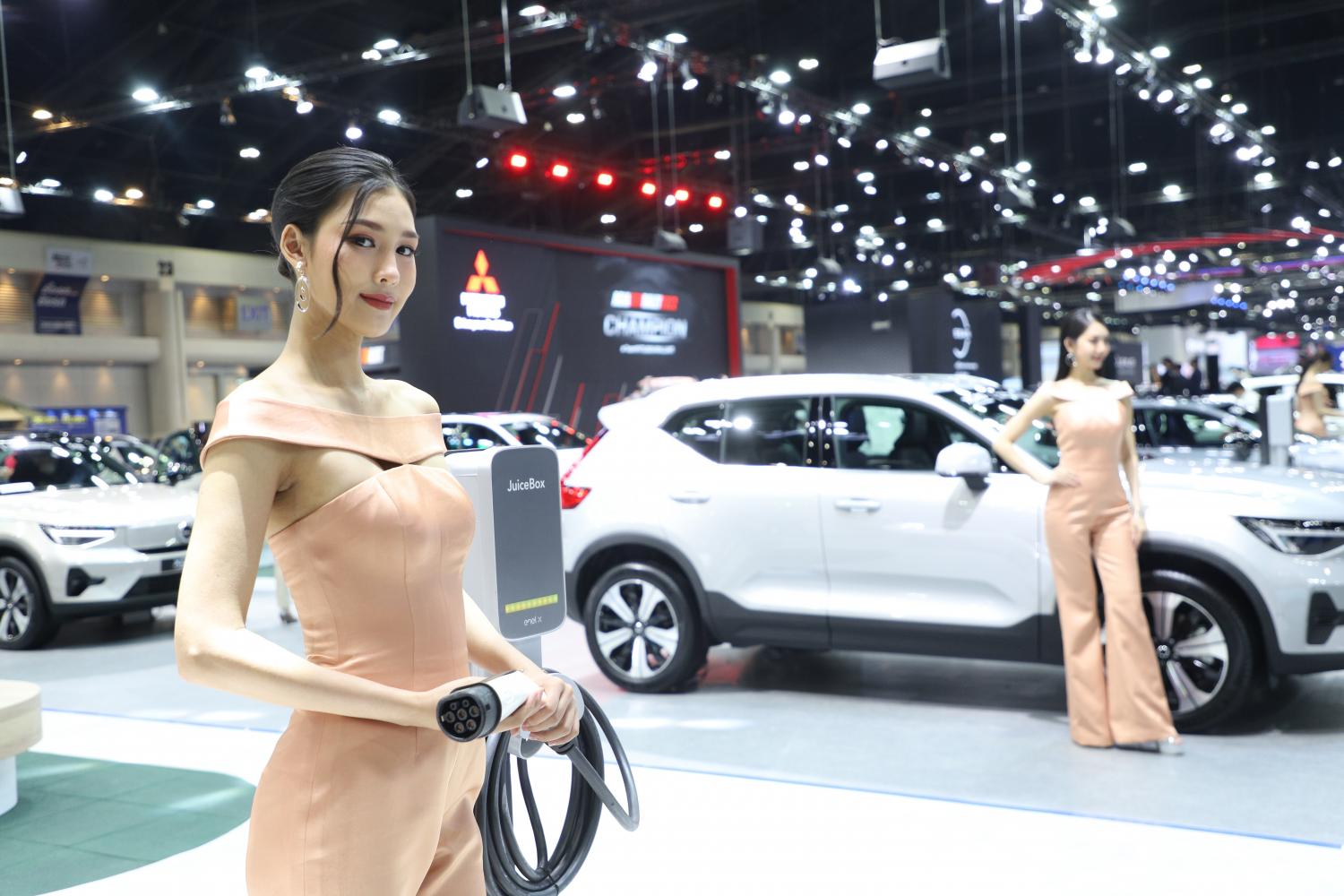 Japan's Car Makers to Invest US$4.3 Billion into Thailand's EV Market