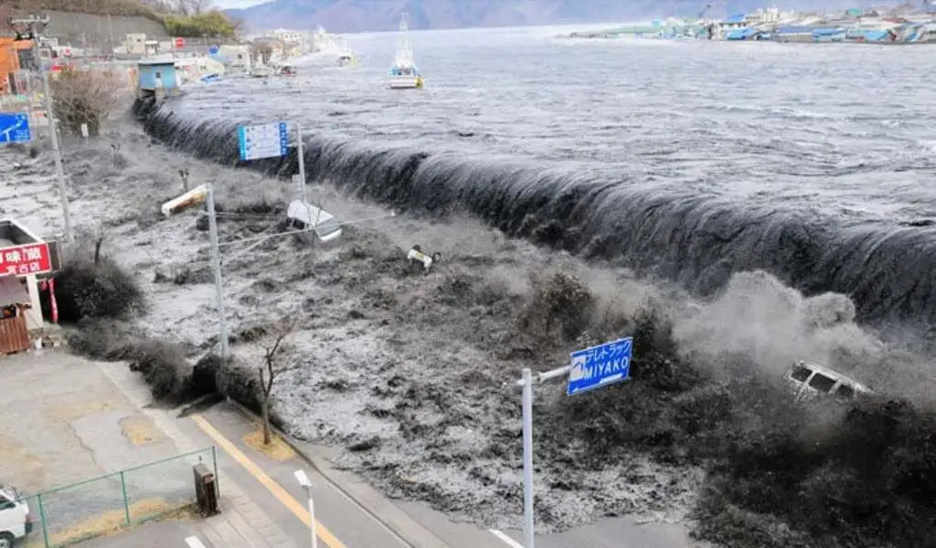 Philippines Earthquake Of 7.3 Magnitude Issues Tsunami Alert