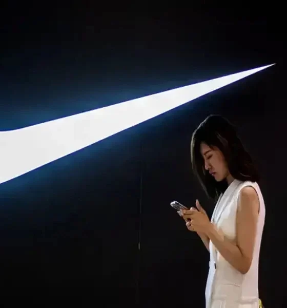 Nike And Foot Locker Stocks Plummet As Revenue Forecast Is Slashed.