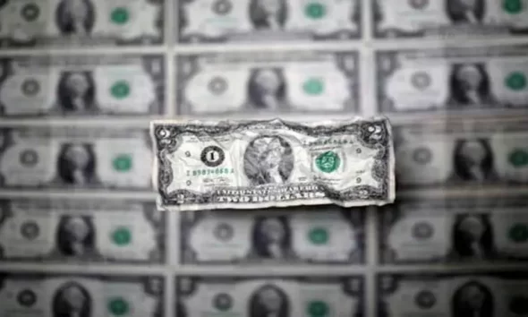 The Dollar Declines Against The Yen But Recovers Against The Euro.