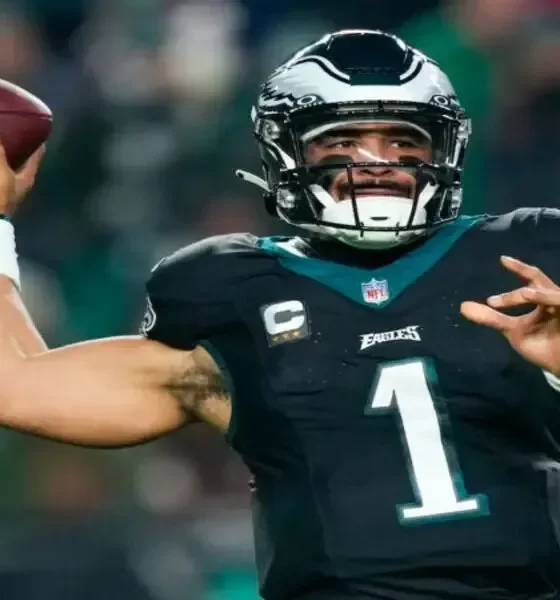 Eagles Snap Skid, Stay In NFC East Race With 33-25 Win Over Giants.