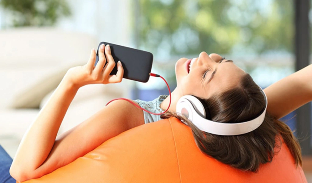 Keeping Your Hearing Safe in The Digital Age: Practical Tips