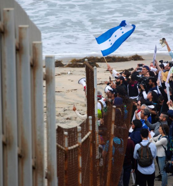 Thousands of Migrants Spend Christmas at the US Southern Border