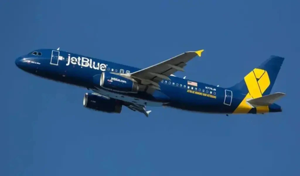 During Take-Off, JetBlue Plane Scrapes Tail To Avoid Head-On Collision