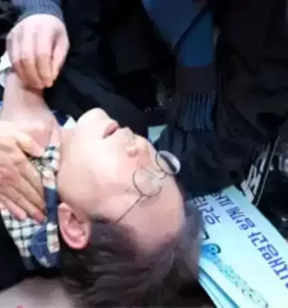 Lee Jae-Myung, Opposition Leader Of South Korea, Was Stabbed In The Neck