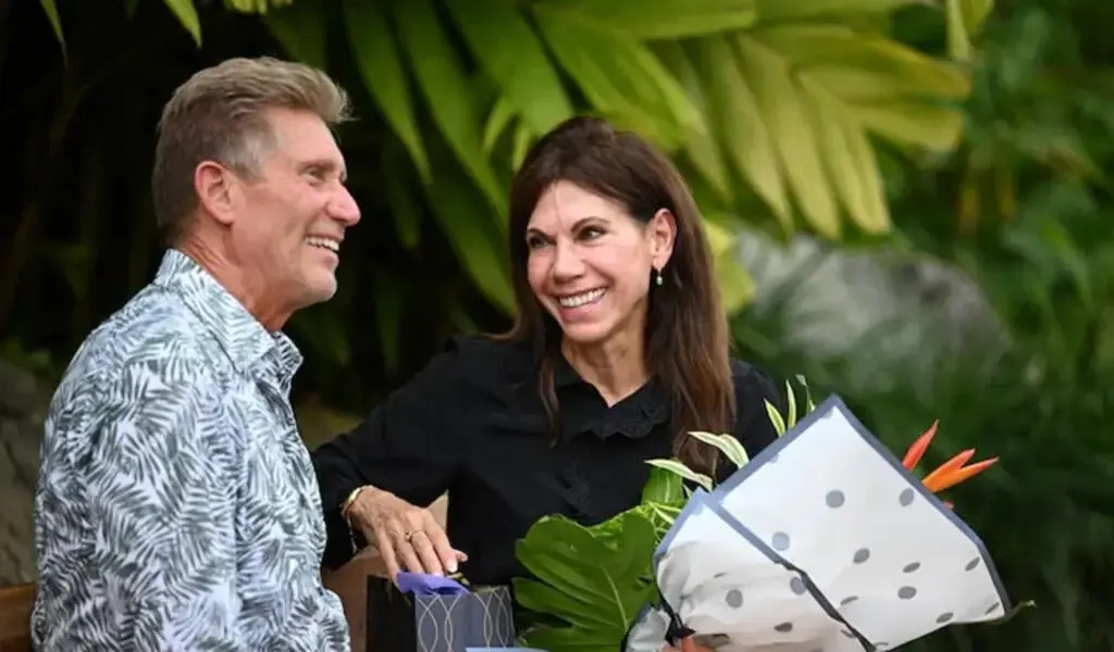 Find Steps To Live Stream 'Golden Wedding' By Gerry Turner And Theresa Nist.