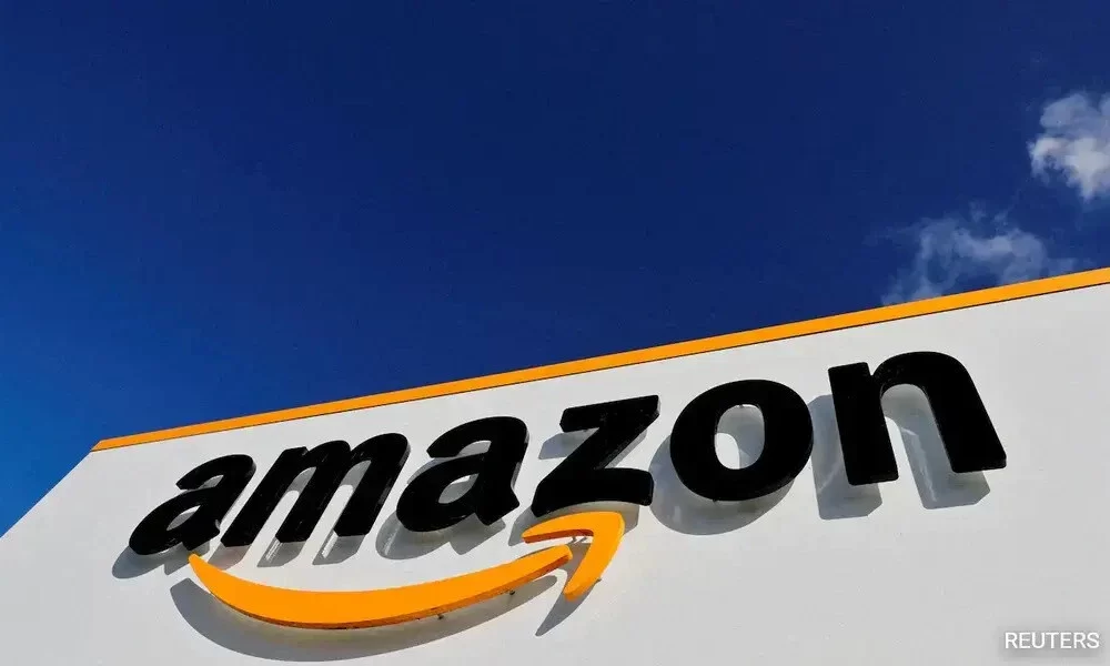Video On Amazon Complaining About Lifting Heavy Boxes