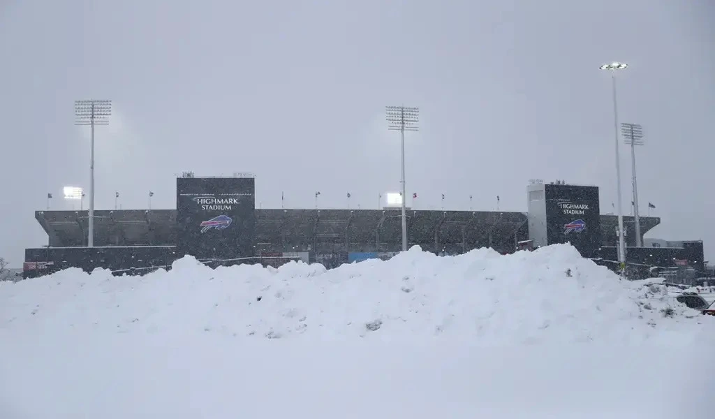 Buffalo Will Get Heavy Snow Sunday, When The Bills Play