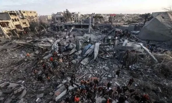 In Gaza's Khan Yunis, a UN Shelter Was Shelled, Sparking Fighting
