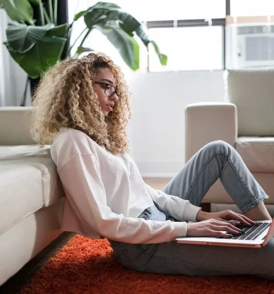 Livebeam's Role in Overcoming Loneliness in the Digital Age