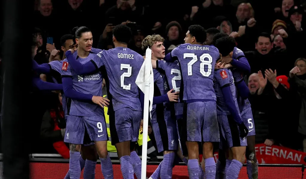 Liverpool Secures FA Cup Fourth Round Spot with Last-Minute Strikes Against Arsenal