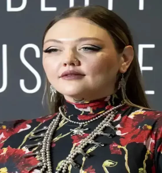 'Disrespectful' Elle King Faces Backlash For Being 'Hammered' On Stage By Dolly Parton