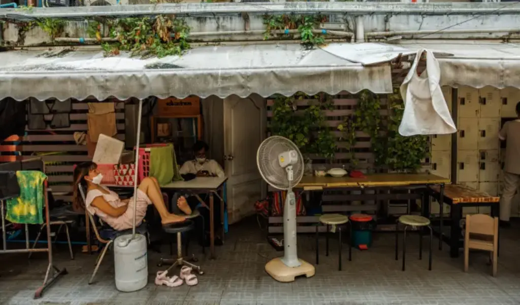 Thailand's Economy Faces Downgrade to 2.8% Growth, Prompting Government Stimulus Measures