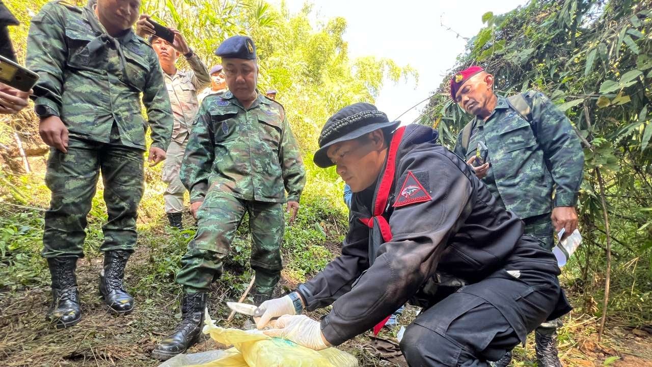 Soldiers in Northern Thailand Seize 32Kg of Heroin