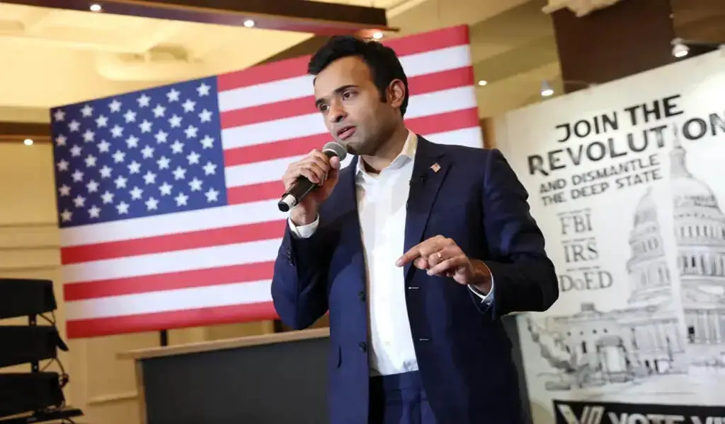 Trump Endorses Vivek Ramaswamy After Suspending His Campaign
