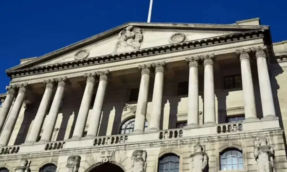 Bank Says Inflation-Fighting Workers Must Accept Lower Pay