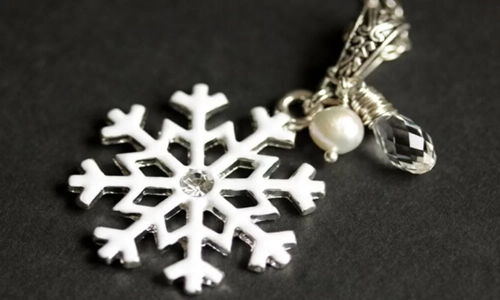 Snowflake Necklaces for the Winter Lovers!