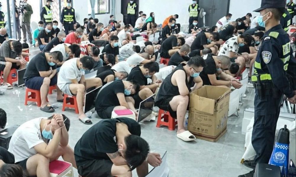 Over 100 Online Scammers Arrested in Tachileik Myanmar