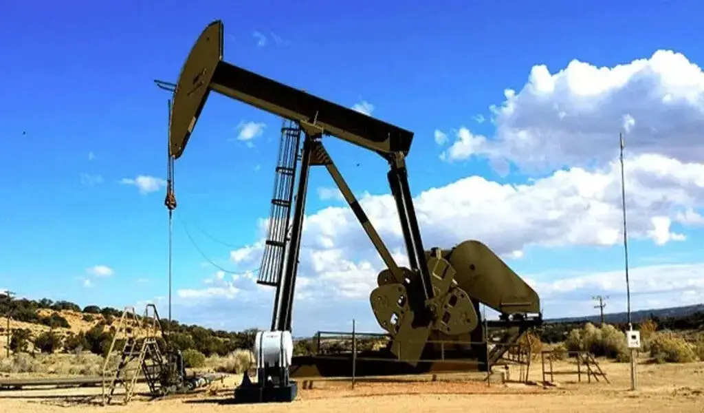 Oil Boom Helps ExxonMobil And Chevron Make The Second-Biggest Profits In a Decade