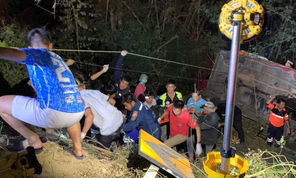 Passenger Van Crashes in Northern Thailand Killing Driver, Injuring 13 Danish Tourists