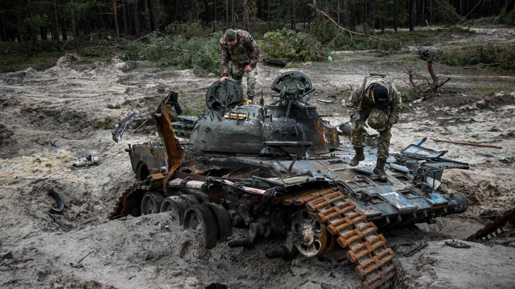 Ukraine Running Out of Soldiers and Ammunition