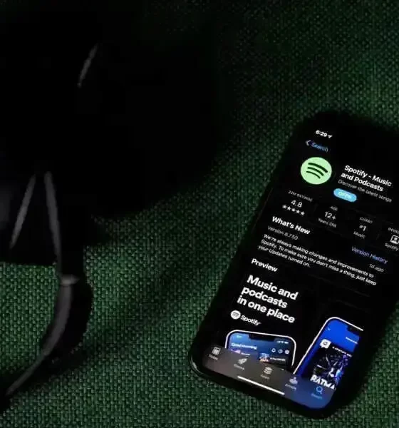 EU Fines Apple Near €500 Million Over Spotify Row