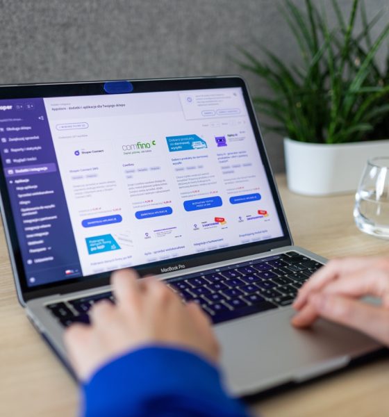 How UX/UI Prototyping and Graphic Design Enhance Your E-commerce Website?
