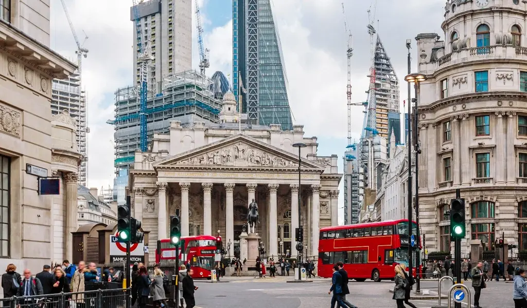 Bank of England Probes Impact of Private Equity Slowdown on UK Businesses